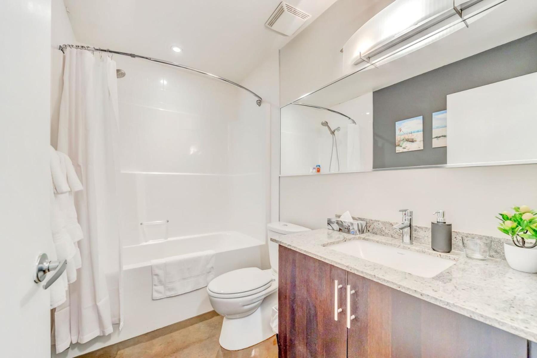 Luxury 2Br Condo - King Bed - Stunning City Views YYC Exteriér fotografie