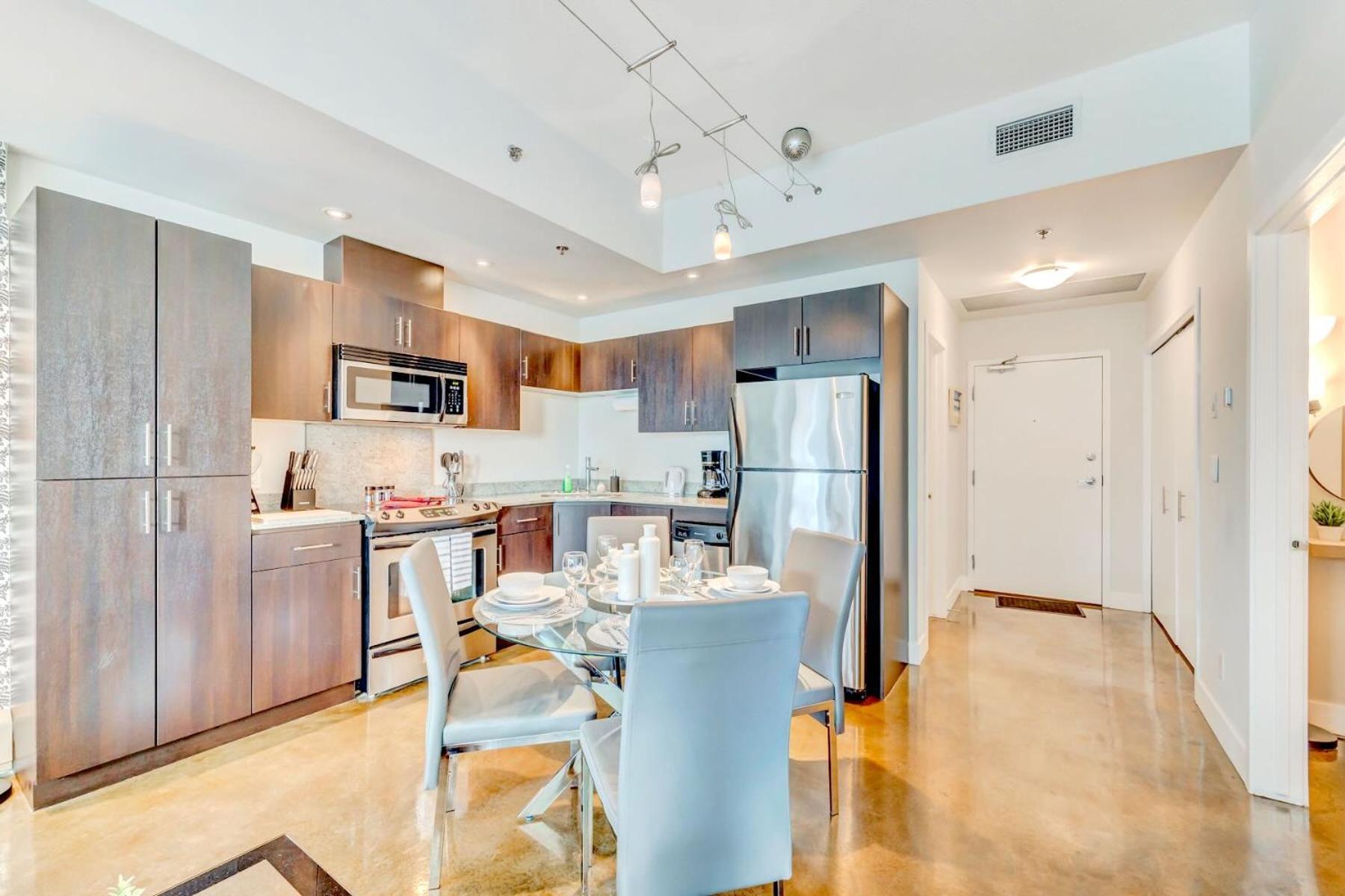 Luxury 2Br Condo - King Bed - Stunning City Views YYC Exteriér fotografie