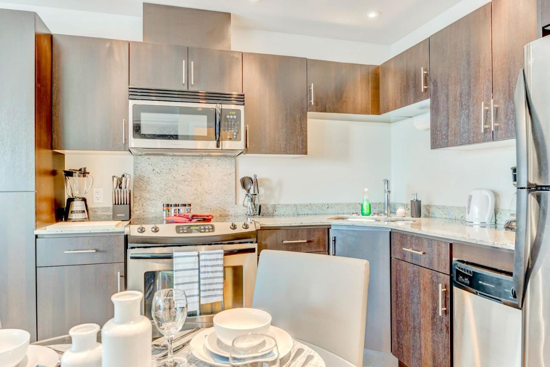 Luxury 2Br Condo - King Bed - Stunning City Views YYC Exteriér fotografie