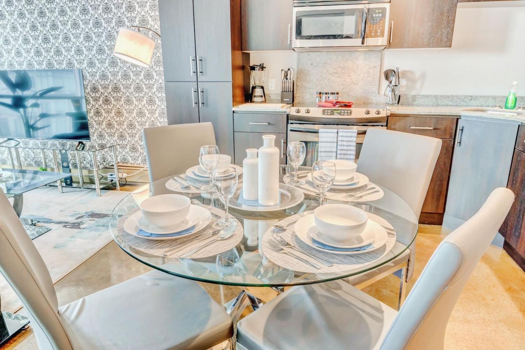 Luxury 2Br Condo - King Bed - Stunning City Views YYC Exteriér fotografie